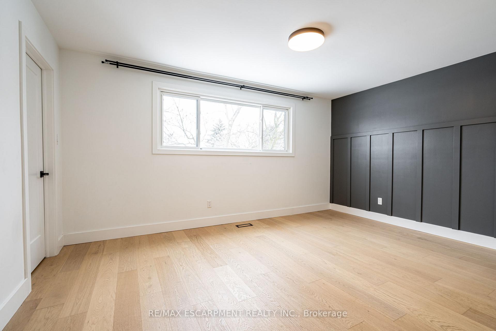Photo 14 of 3135 Michael Crescent, Burlington, Palmer — HOMEH