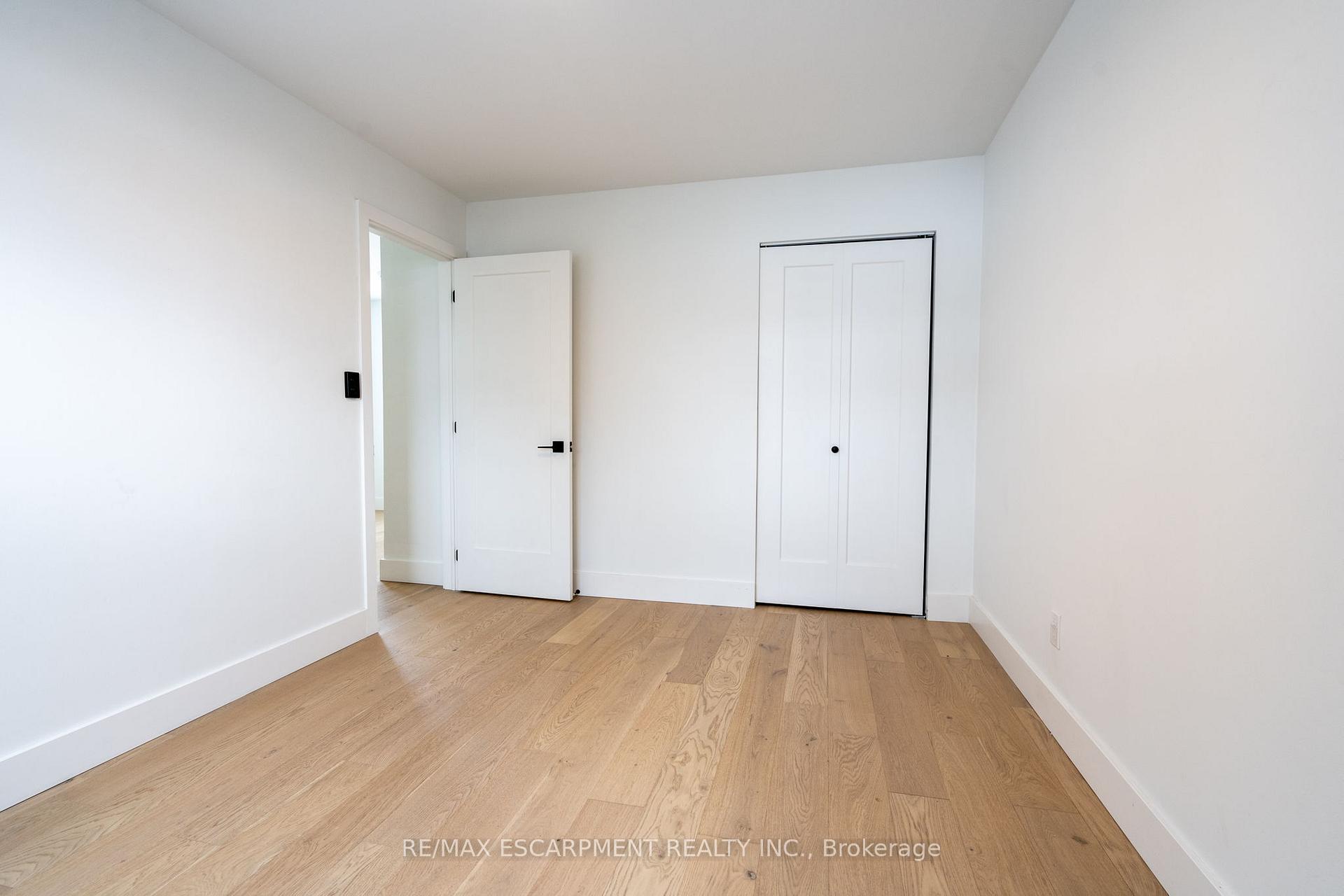 Photo 24 of 3135 Michael Crescent, Burlington, Palmer — HOMEH