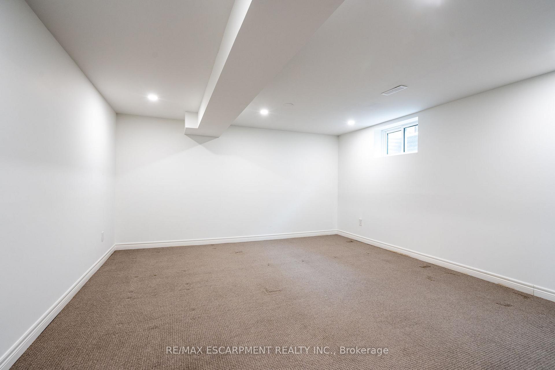 Photo 30 of 3135 Michael Crescent, Burlington, Palmer — HOMEH