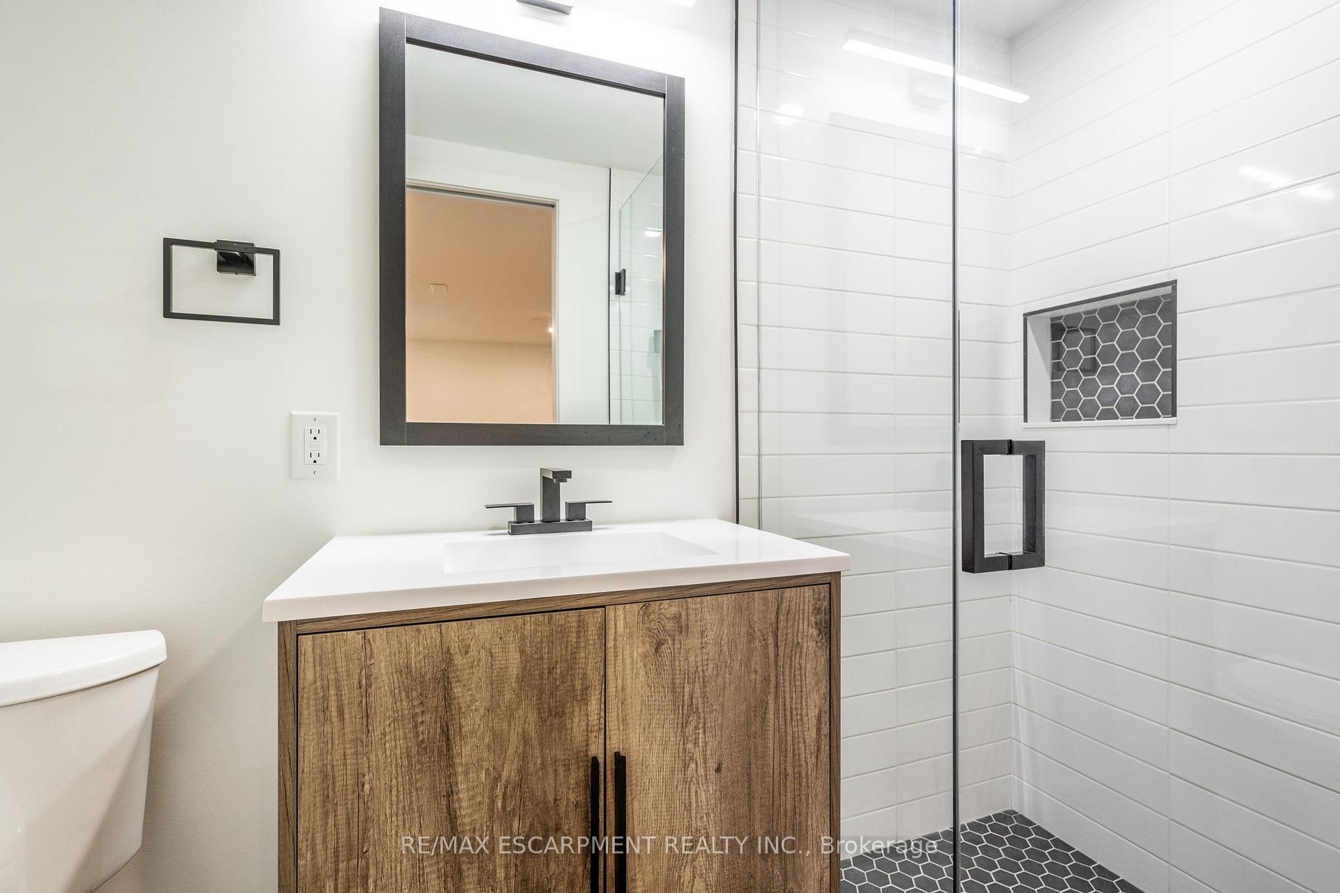 Photo 32 of 3135 Michael Crescent, Burlington, Palmer — HOMEH