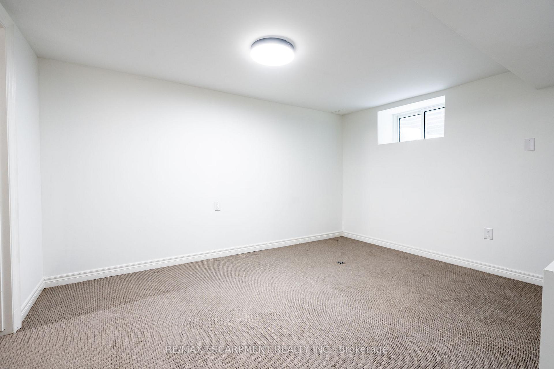 Photo 33 of 3135 Michael Crescent, Burlington, Palmer — HOMEH