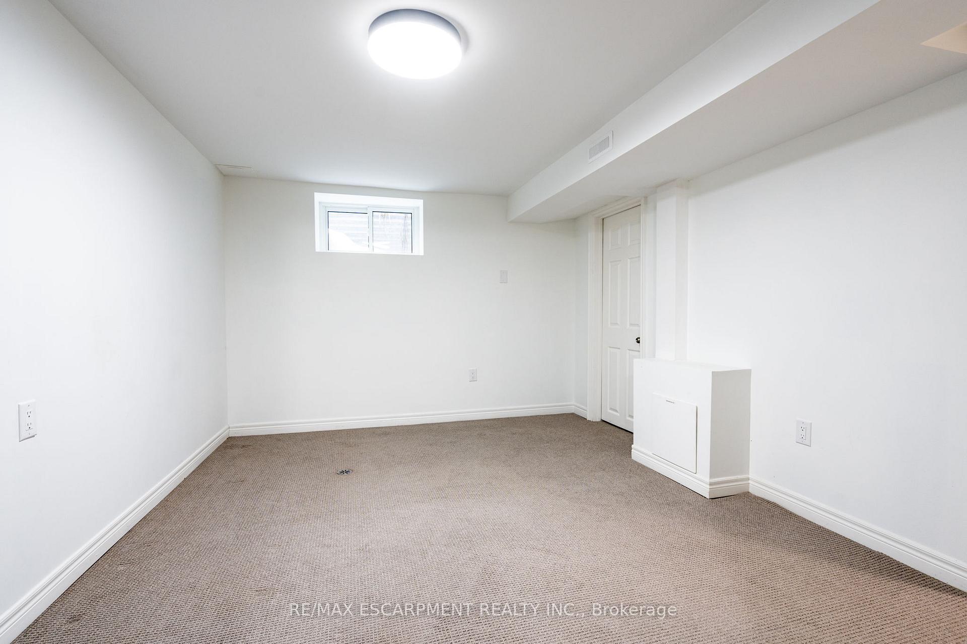 Photo 34 of 3135 Michael Crescent, Burlington, Palmer — HOMEH