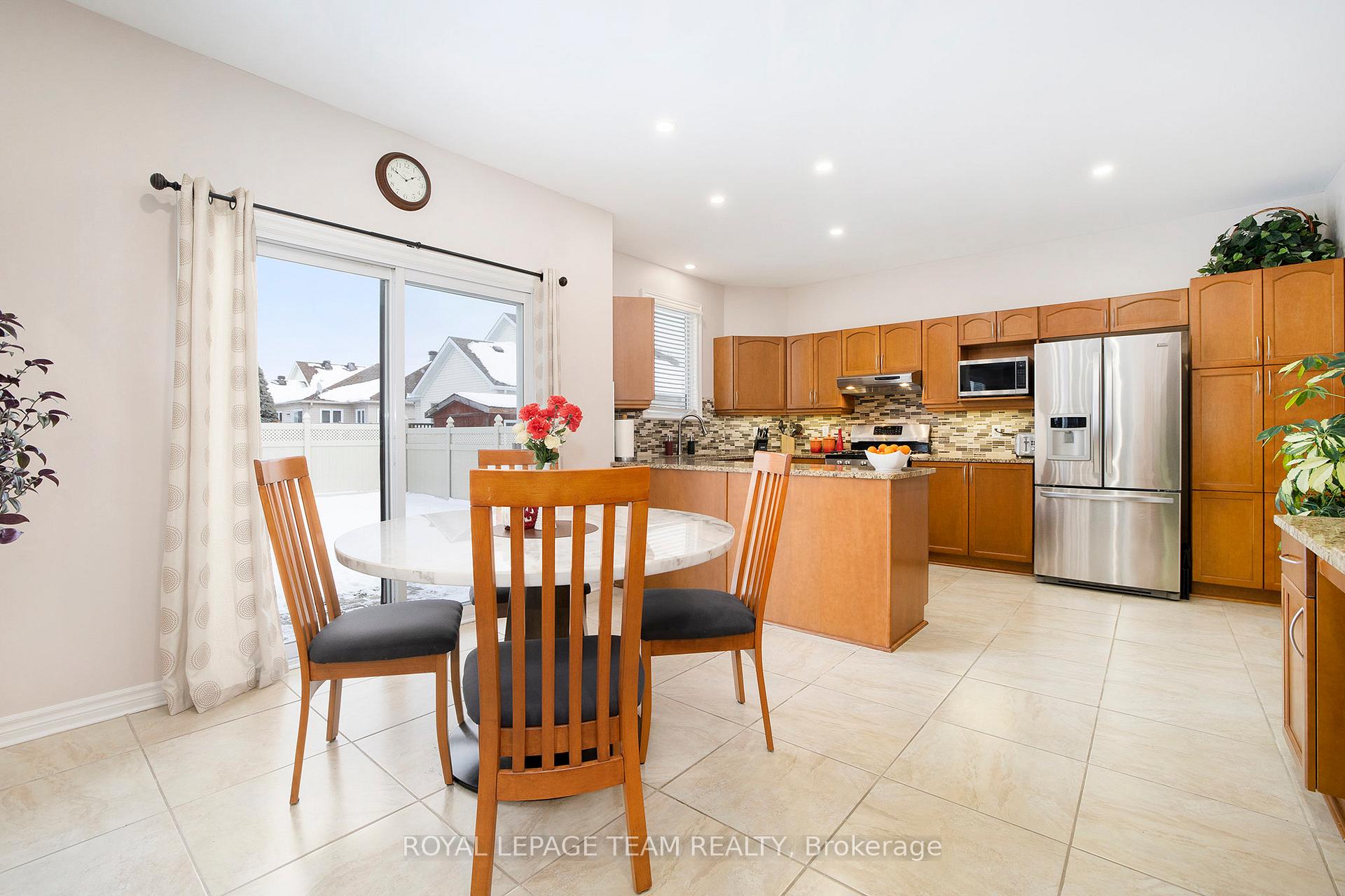 Photo 11 of 87 Gleeson Way, Ottawa, Barrhaven - Longfields — HOMEH