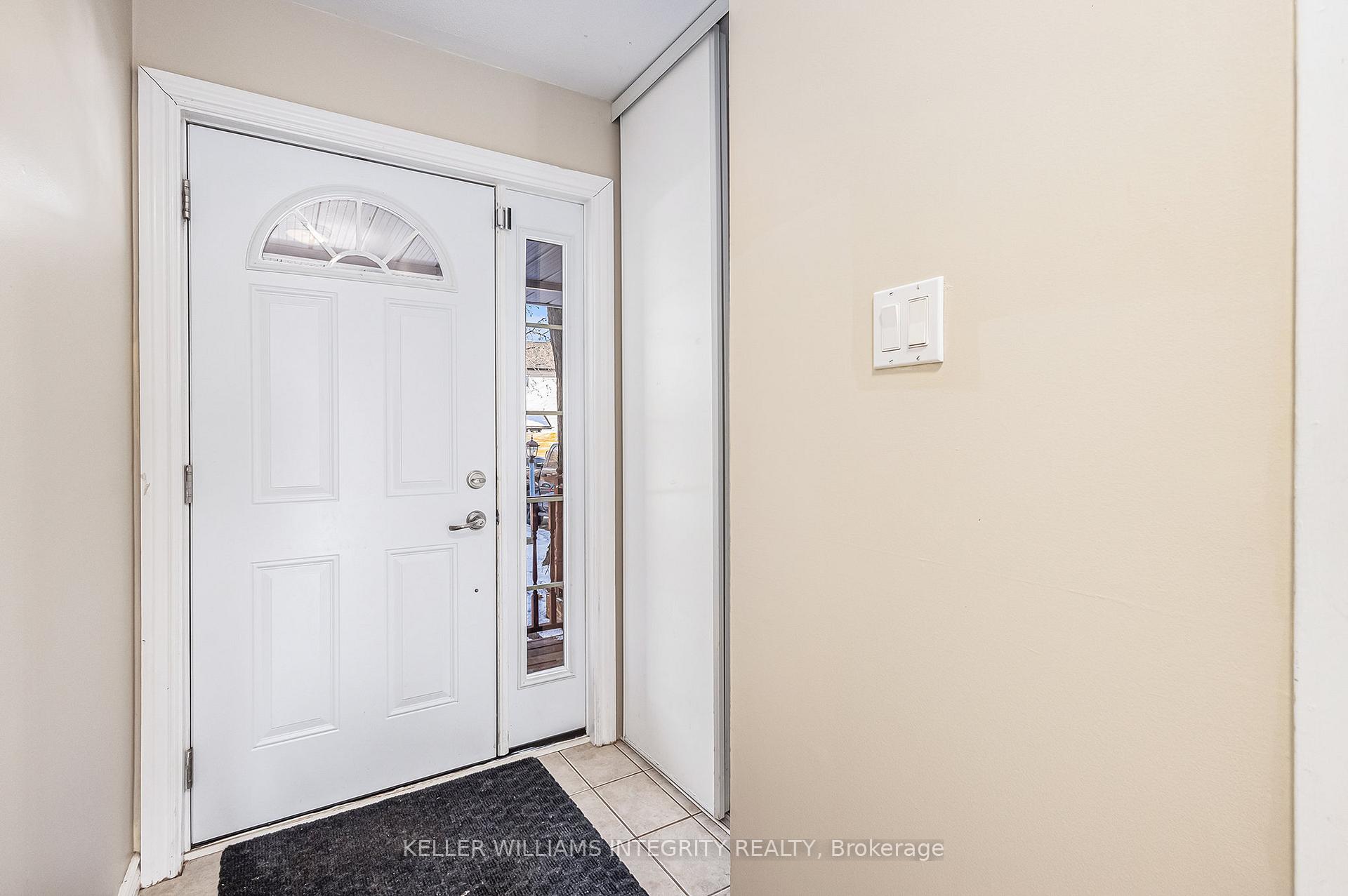 Photo 4 of 31 Lima Way, Ottawa, Barrhaven - Cedargrove/Fraserdale — HOMEH