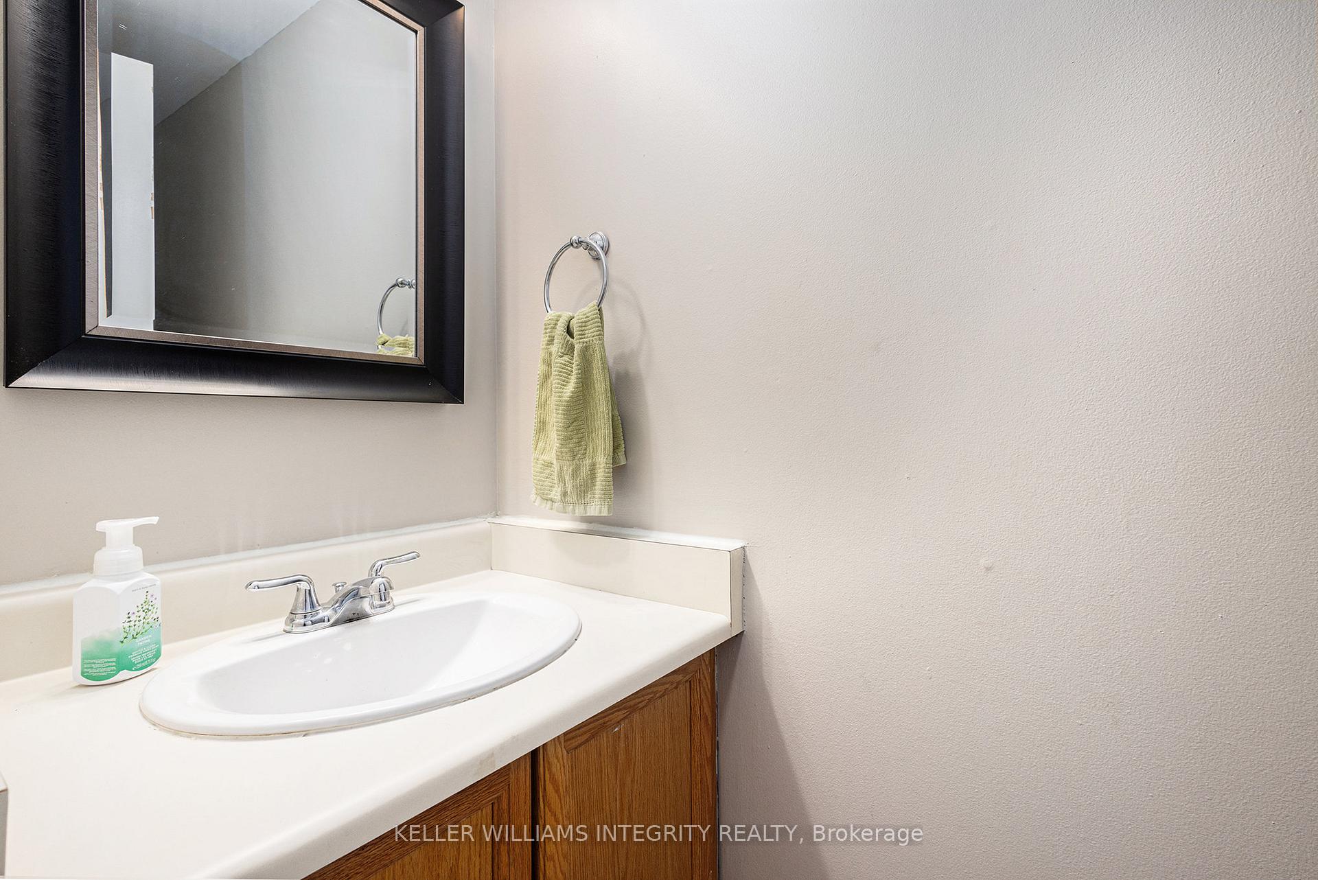 Photo 12 of 31 Lima Way, Ottawa, Barrhaven - Cedargrove/Fraserdale — HOMEH