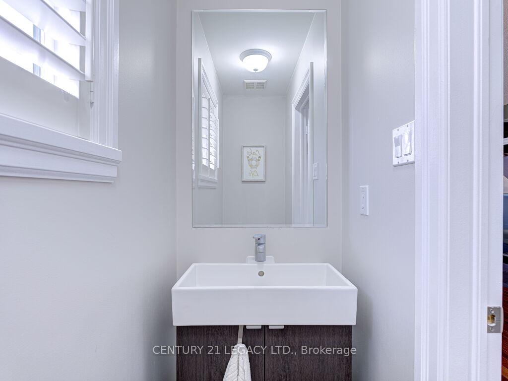 Photo 7 of 5157 Falconcrest Drive, Burlington, Uptown — HOMEH
