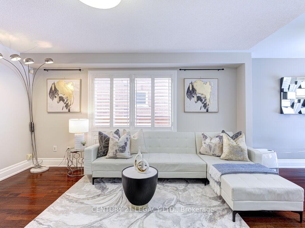 Photo 9 of 5157 Falconcrest Drive, Burlington, Uptown — HOMEH