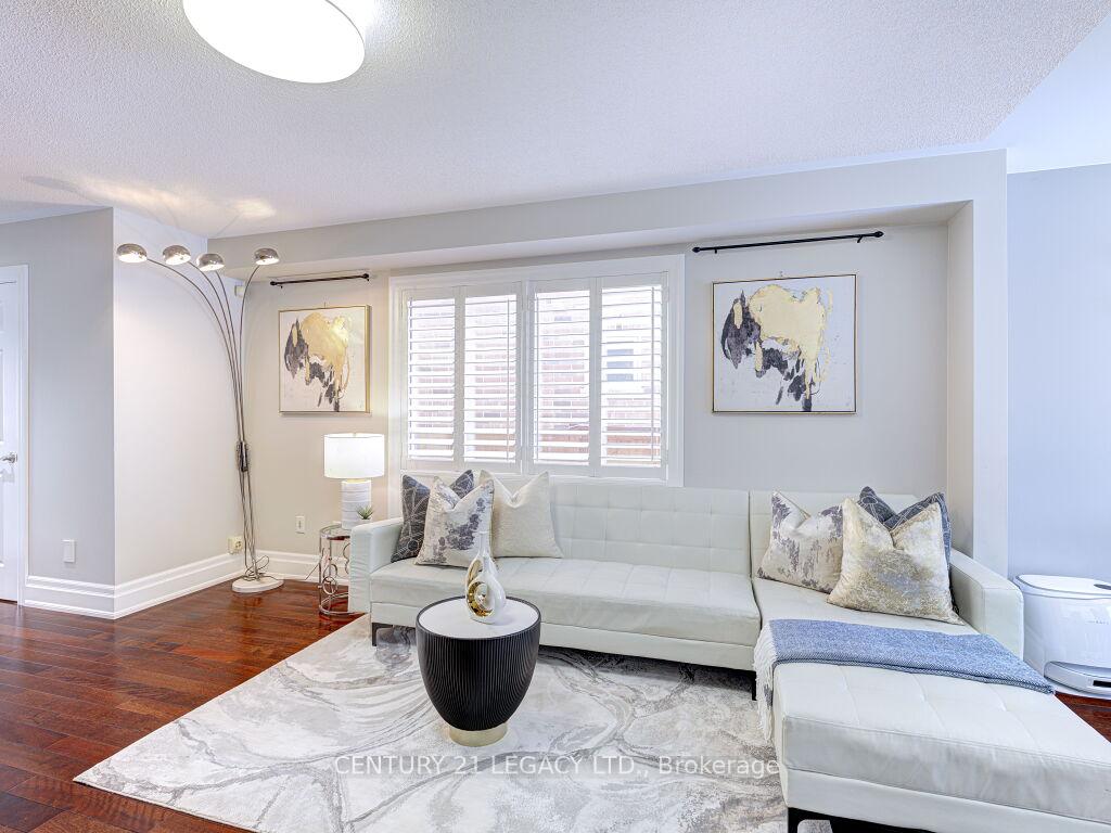 Photo 10 of 5157 Falconcrest Drive, Burlington, Uptown — HOMEH