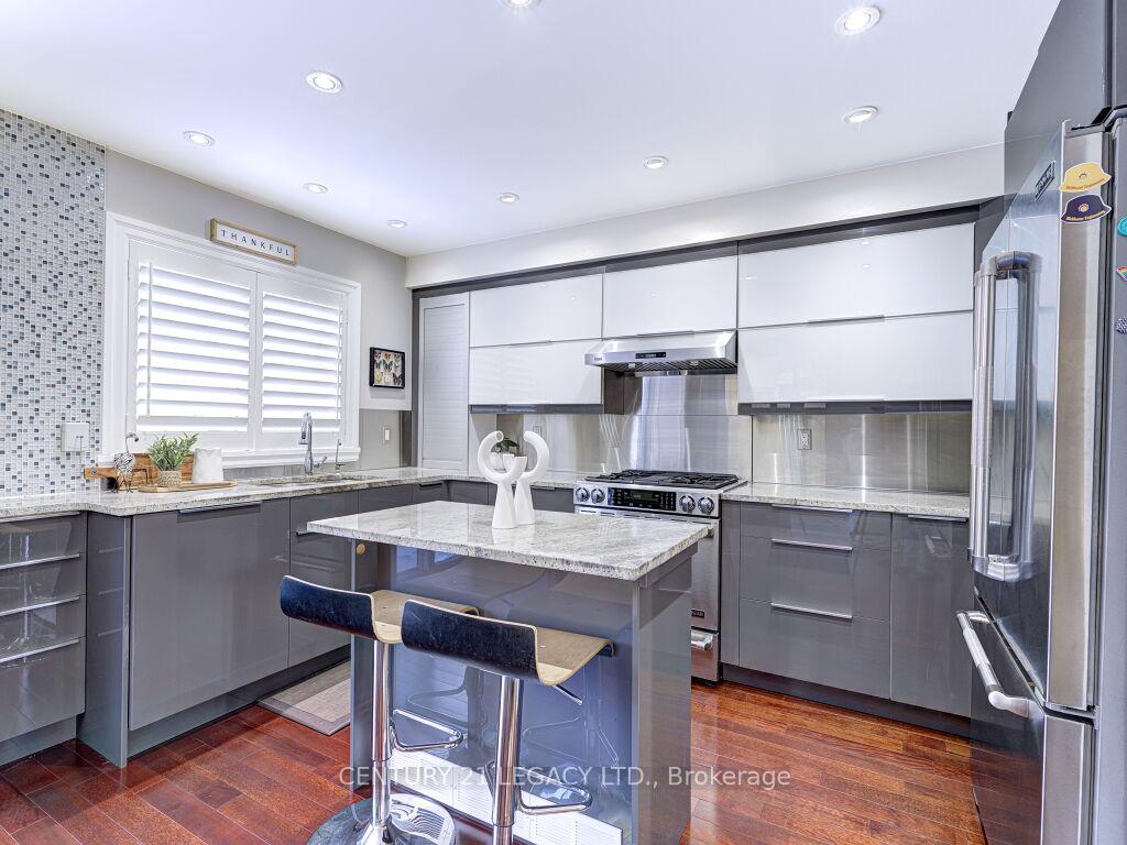 Photo 17 of 5157 Falconcrest Drive, Burlington, Uptown — HOMEH
