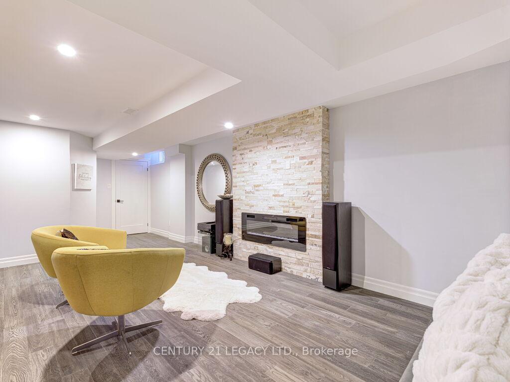 Photo 33 of 5157 Falconcrest Drive, Burlington, Uptown — HOMEH