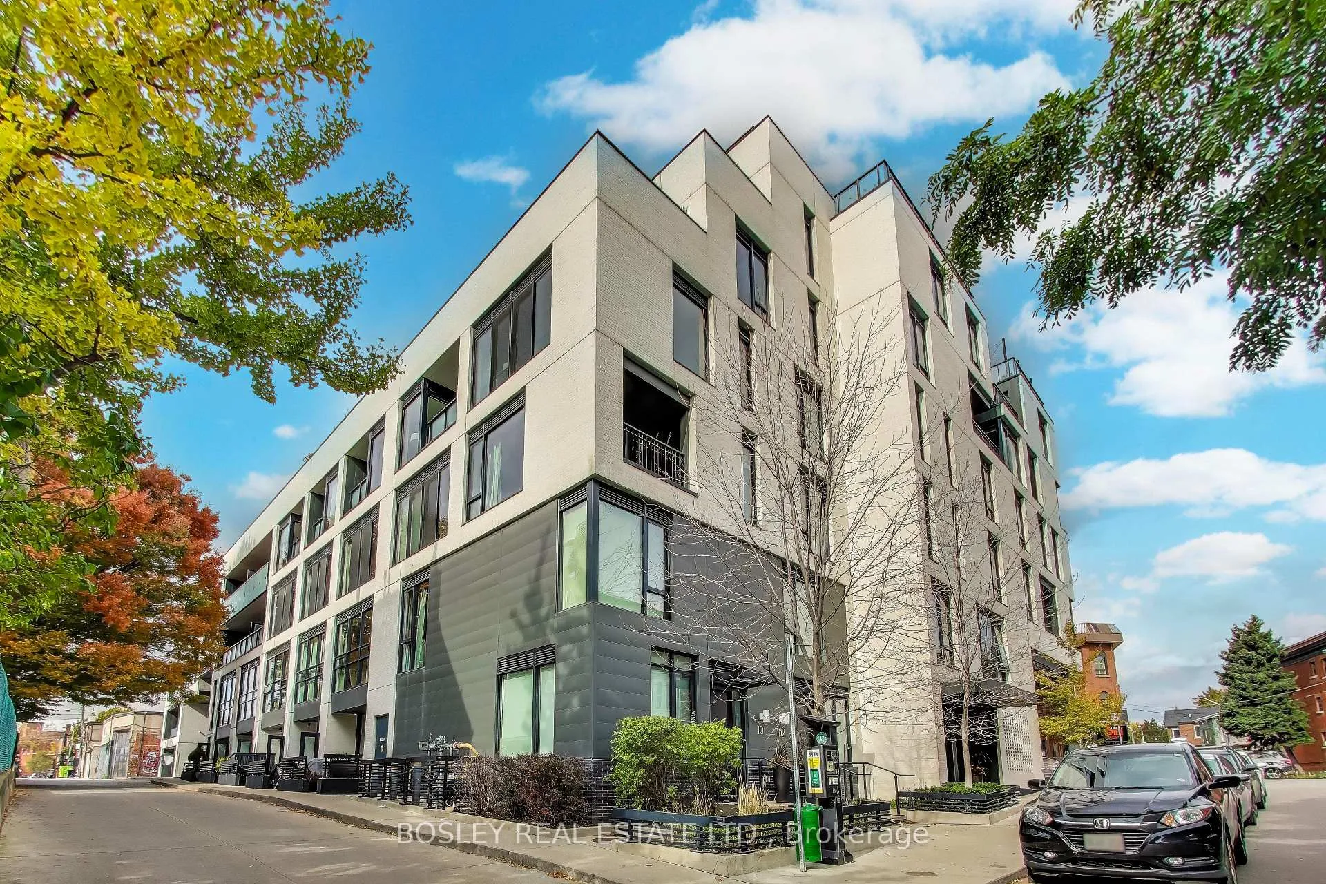 Front of Unit 416, 530 Indian Grove