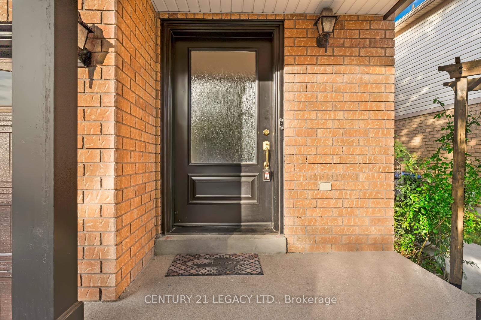 Photo 3 of 9 Edenvalley Road, Brampton, Fletcher's Meadow — HOMEH
