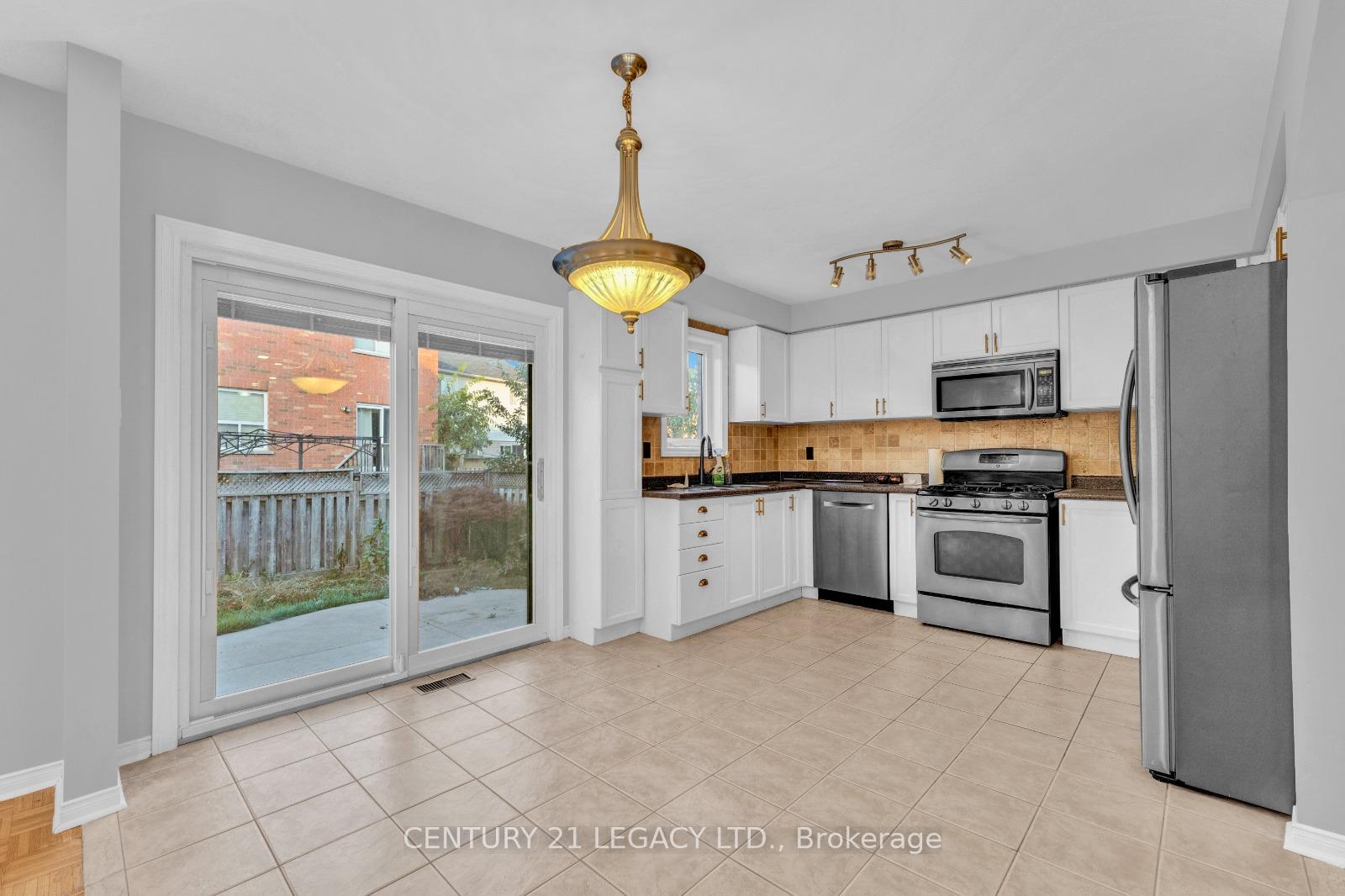 Photo 4 of 9 Edenvalley Road, Brampton, Fletcher's Meadow — HOMEH