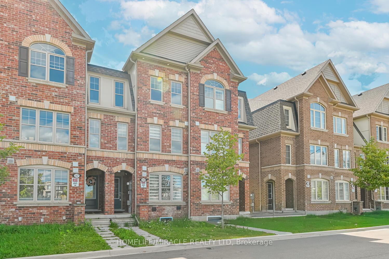 Photo 1 of 35 Finegan Circle, Brampton, Northwest Brampton — HOMEH