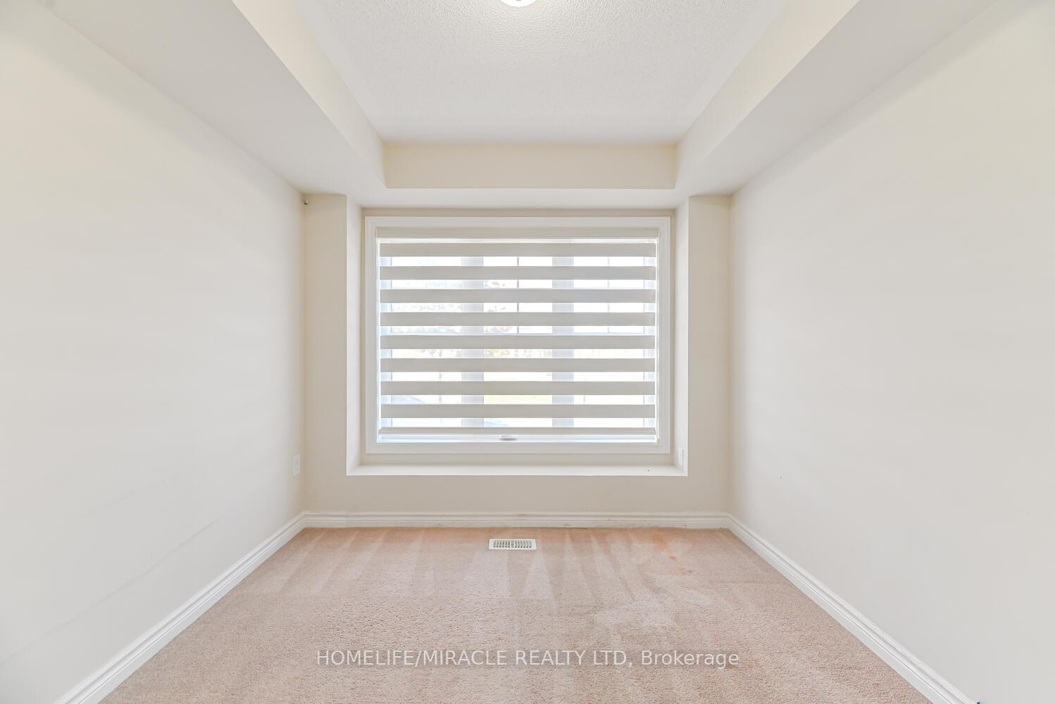 Photo 8 of 35 Finegan Circle, Brampton, Northwest Brampton — HOMEH