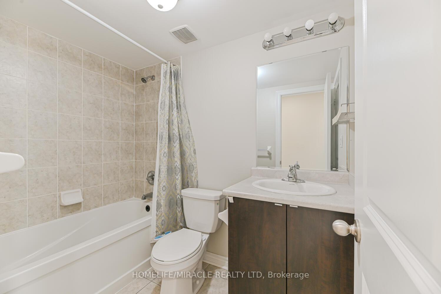Photo 11 of 35 Finegan Circle, Brampton, Northwest Brampton — HOMEH