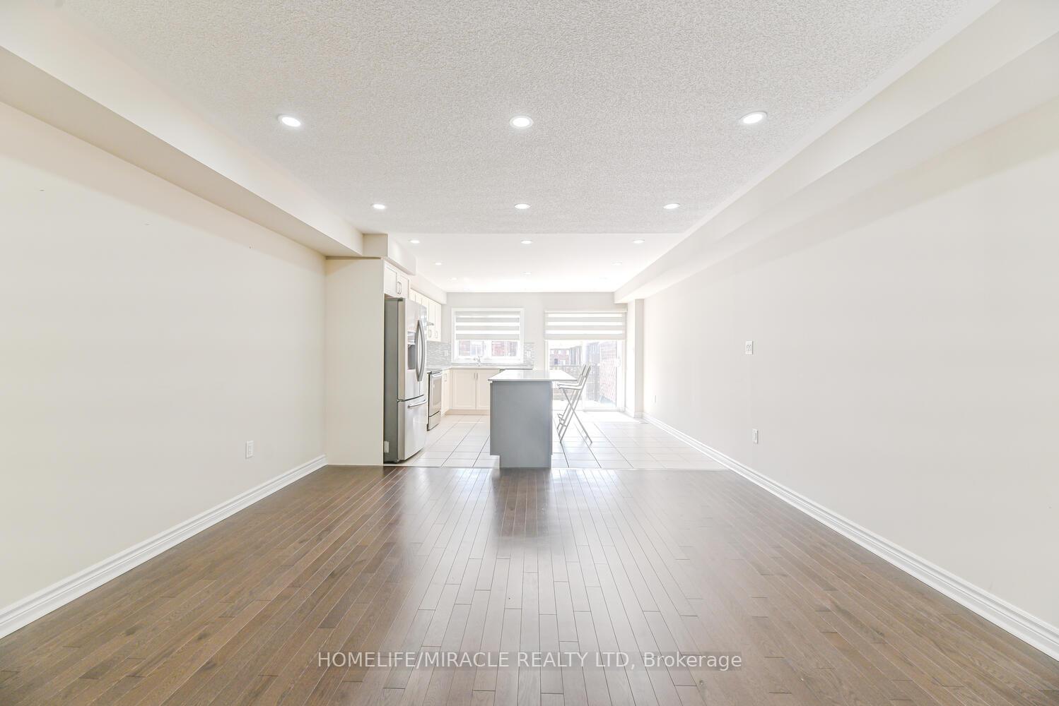 Photo 15 of 35 Finegan Circle, Brampton, Northwest Brampton — HOMEH