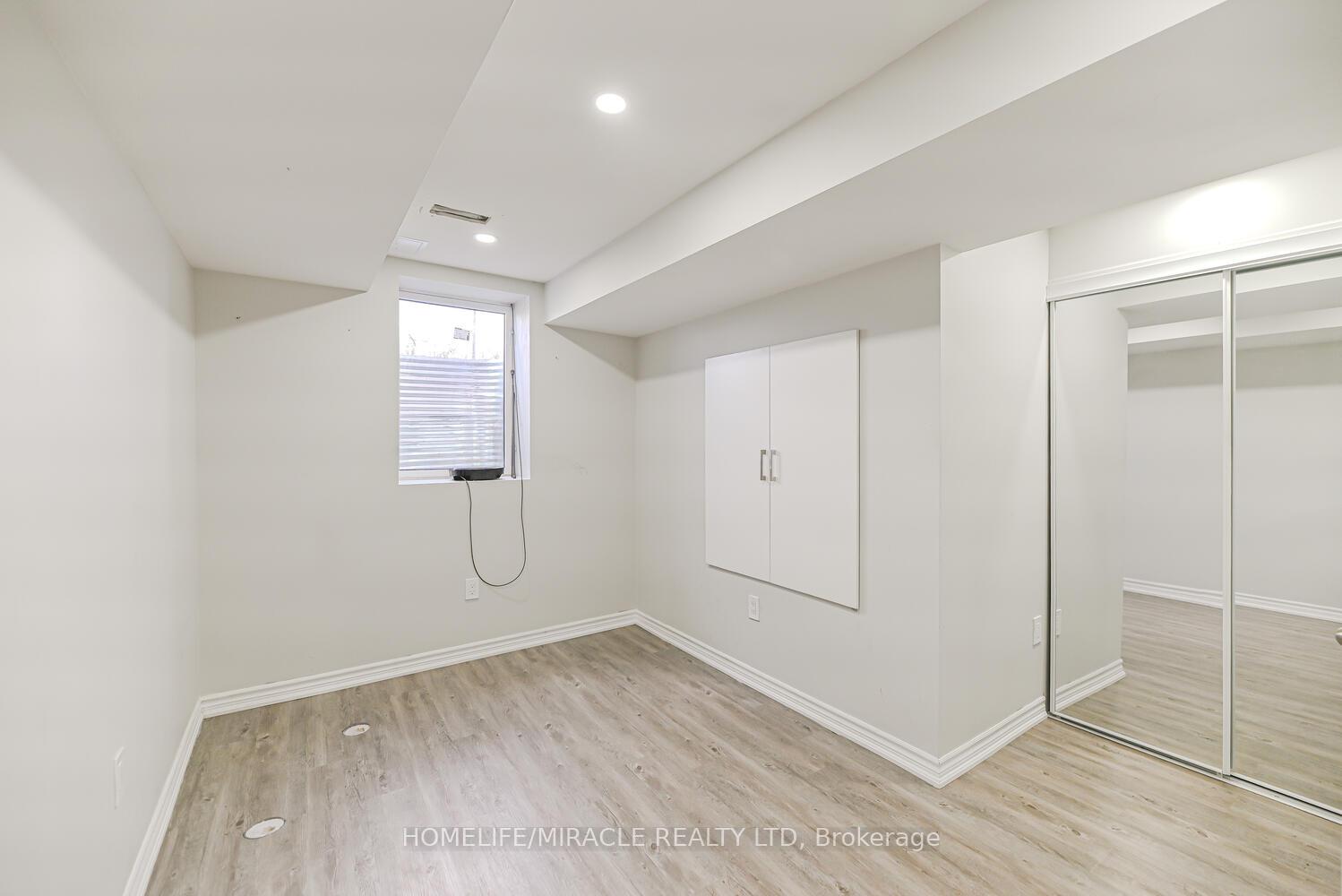 Photo 48 of 35 Finegan Circle, Brampton, Northwest Brampton — HOMEH