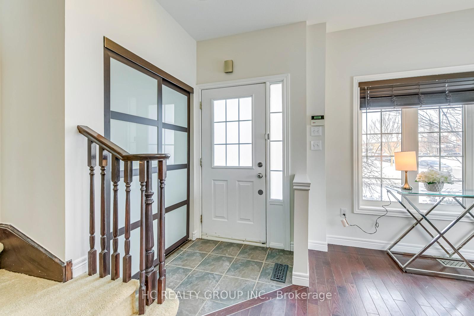 Photo 2 of 5230 Garland Crescent, Burlington, Orchard — HOMEH