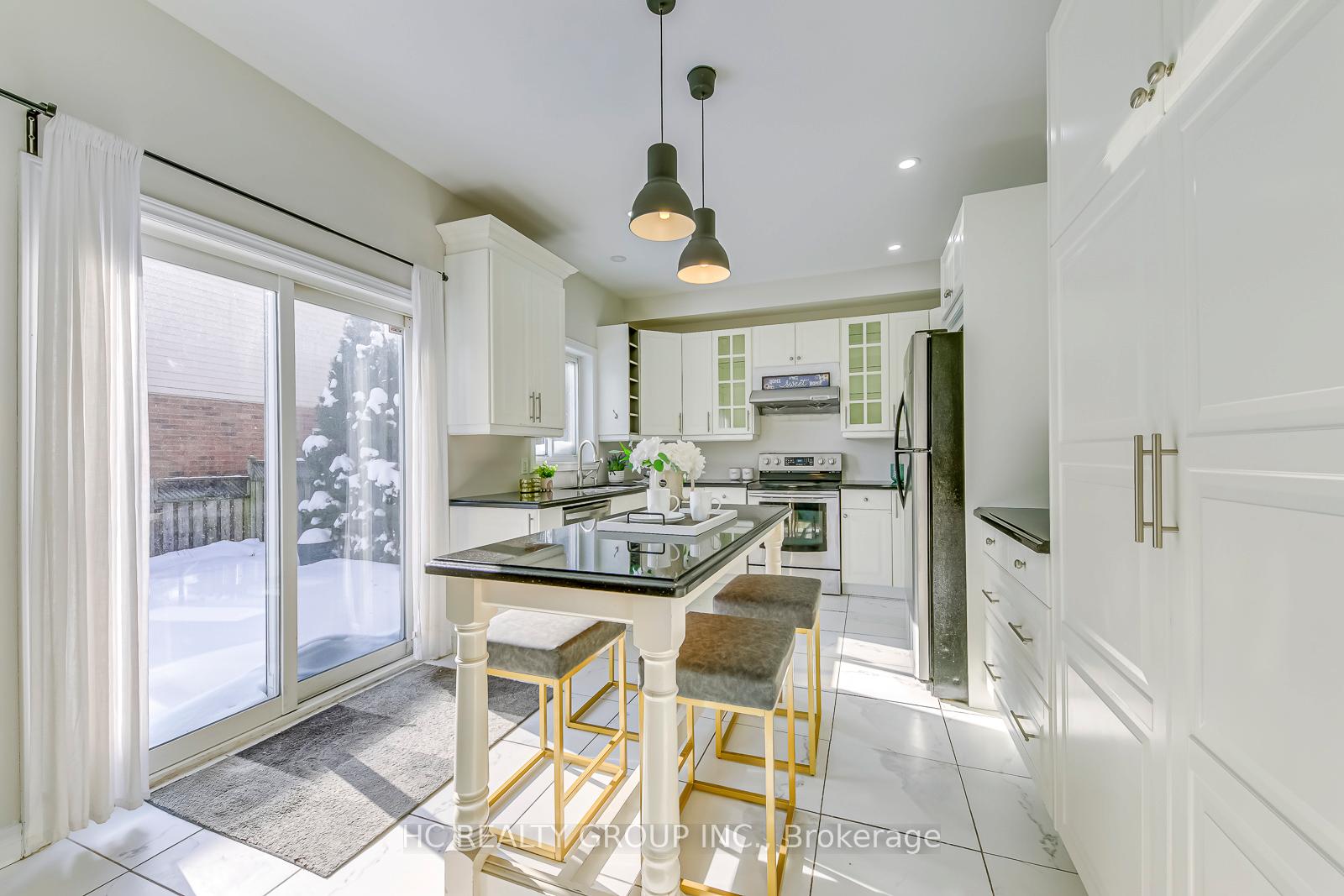 Photo 8 of 5230 Garland Crescent, Burlington, Orchard — HOMEH