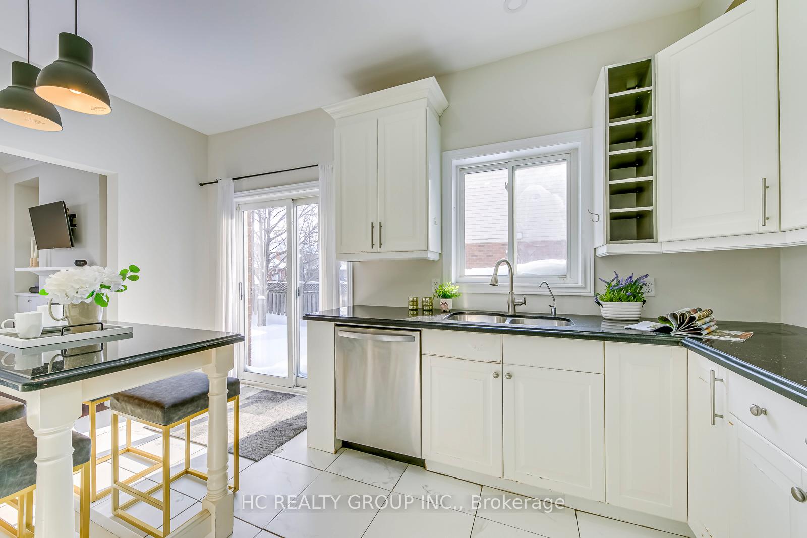 Photo 10 of 5230 Garland Crescent, Burlington, Orchard — HOMEH