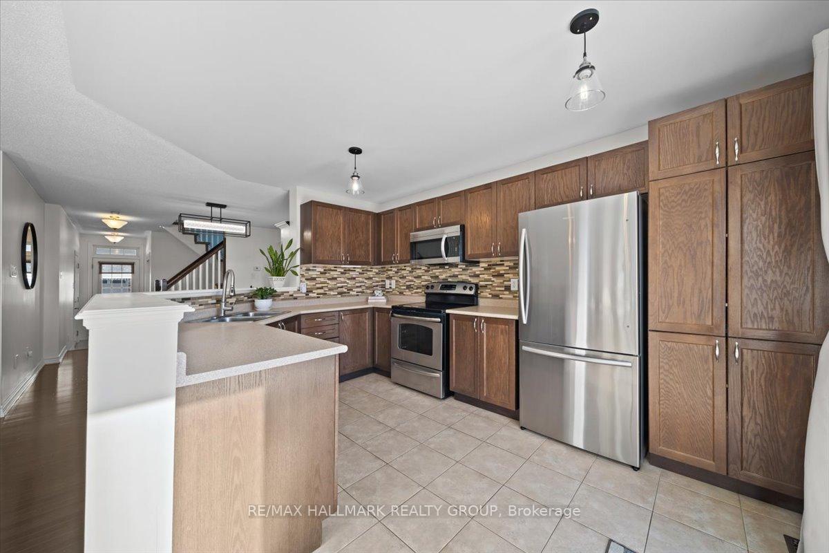 Photo 17 of 2472 Nutgrove Avenue, Ottawa, Barrhaven - Half Moon Bay — HOMEH
