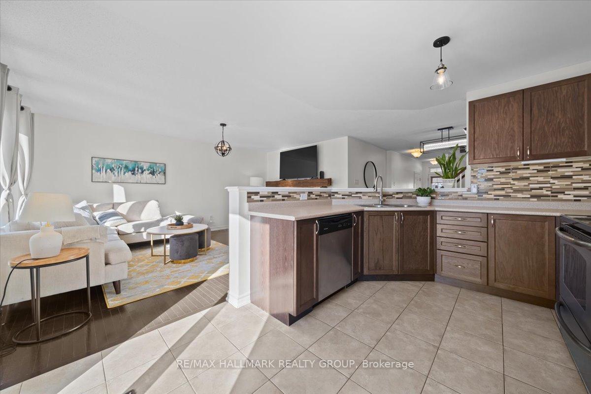 Photo 18 of 2472 Nutgrove Avenue, Ottawa, Barrhaven - Half Moon Bay — HOMEH