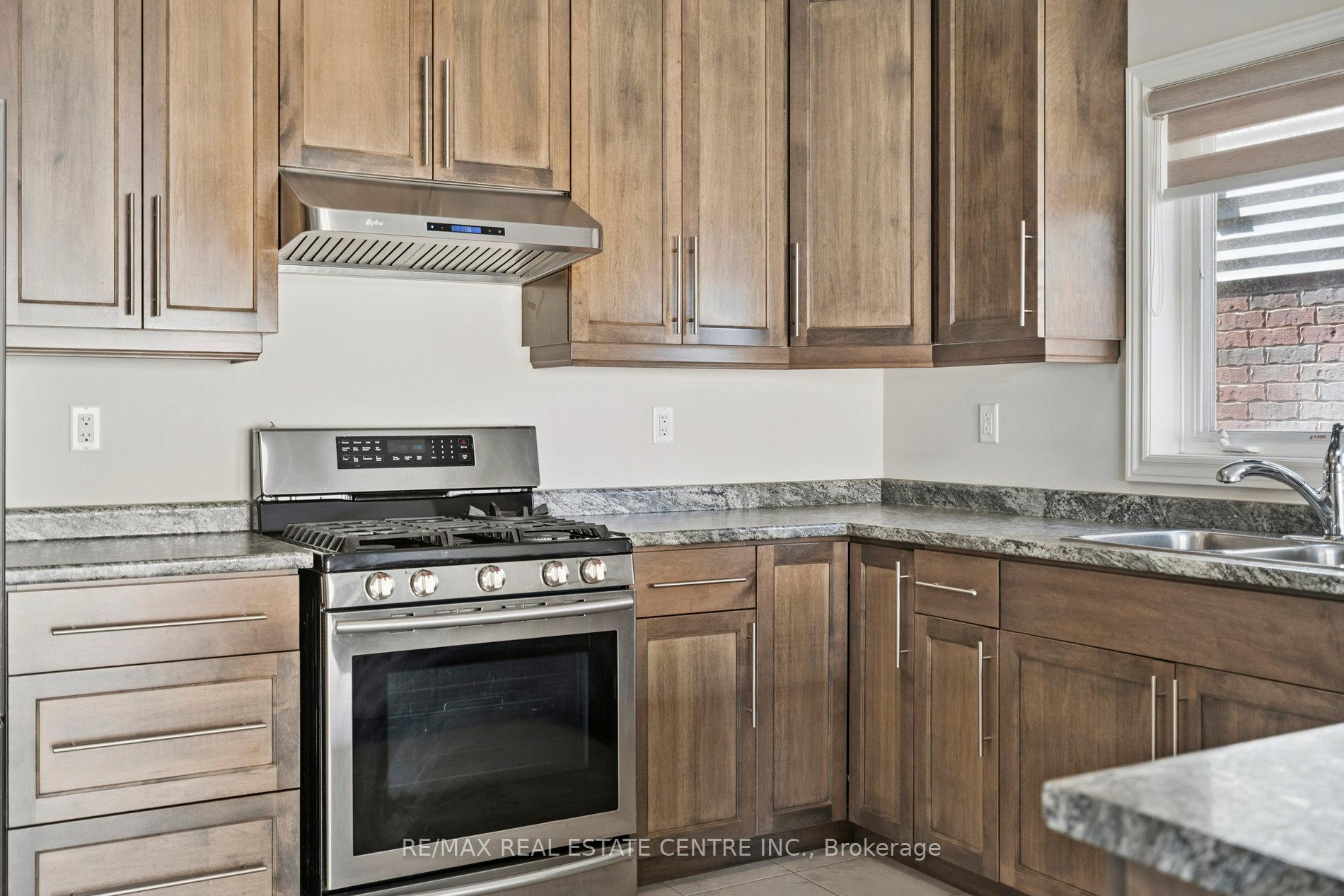 Photo 15 of 224 Pumpkin Pass, Hamilton, Binbrook — HOMEH