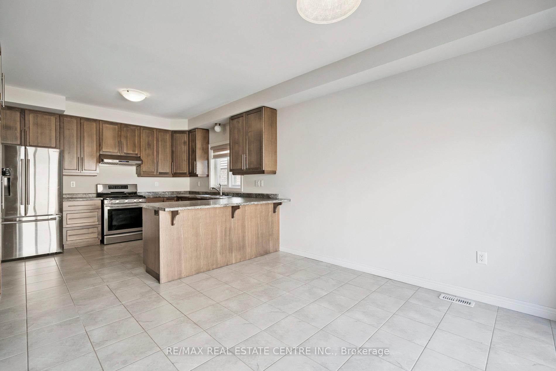 Photo 17 of 224 Pumpkin Pass, Hamilton, Binbrook — HOMEH