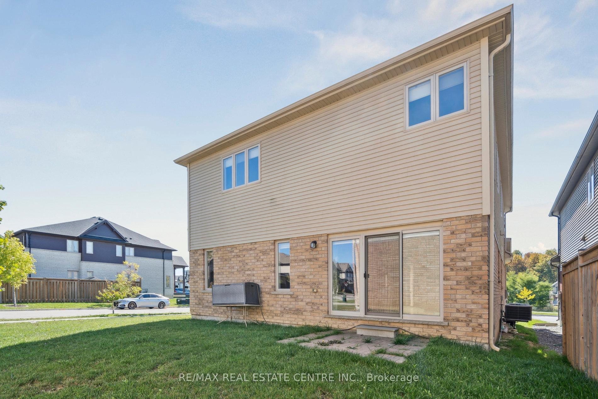 Photo 37 of 224 Pumpkin Pass, Hamilton, Binbrook — HOMEH