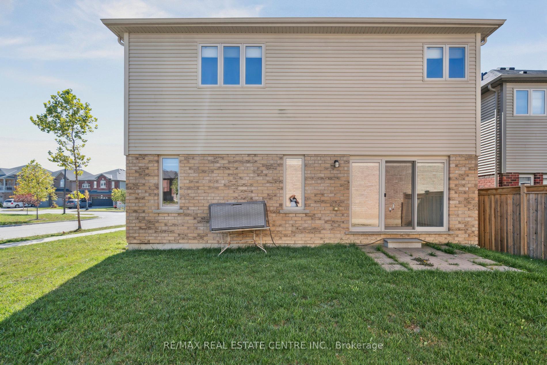 Photo 38 of 224 Pumpkin Pass, Hamilton, Binbrook — HOMEH