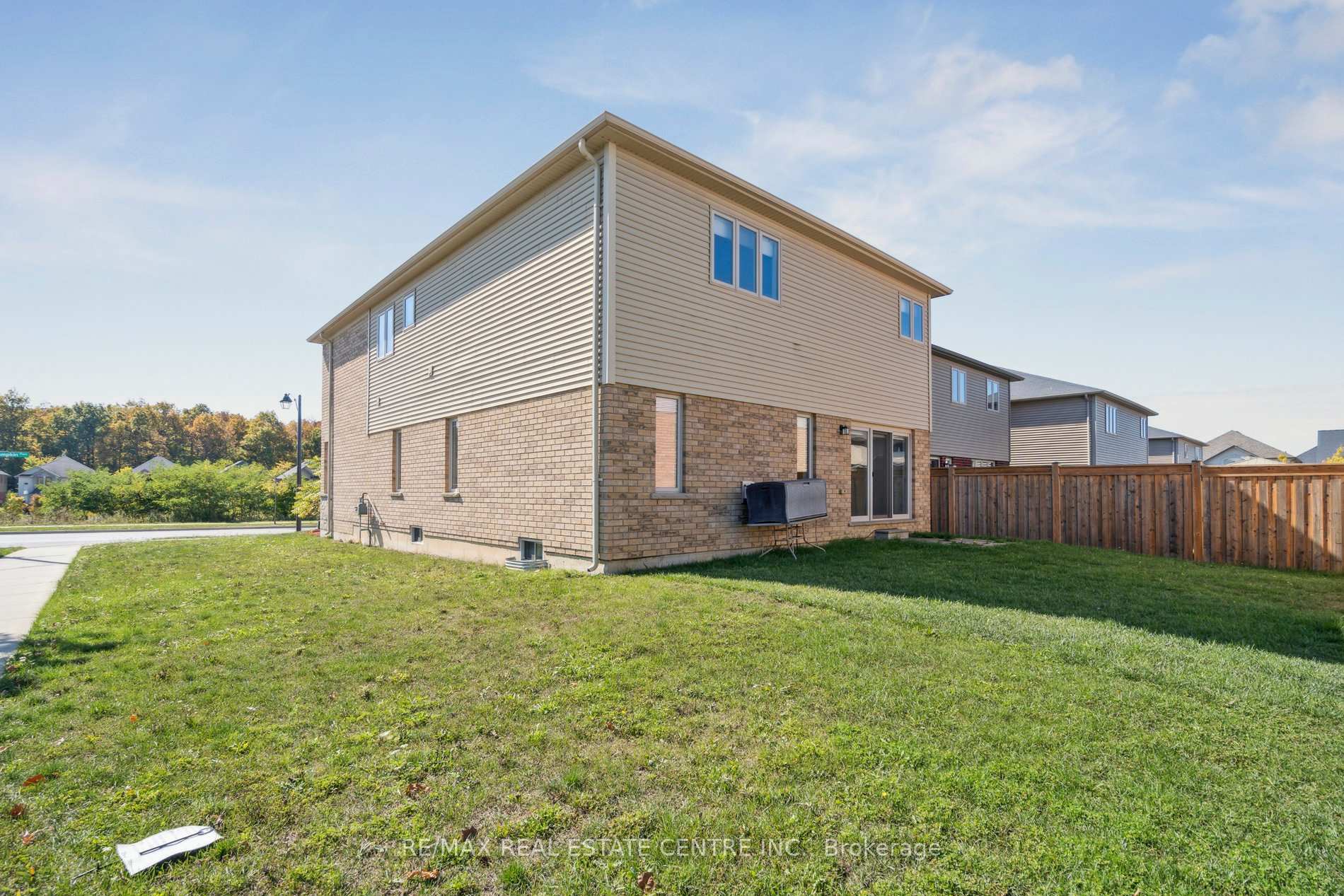 Photo 39 of 224 Pumpkin Pass, Hamilton, Binbrook — HOMEH