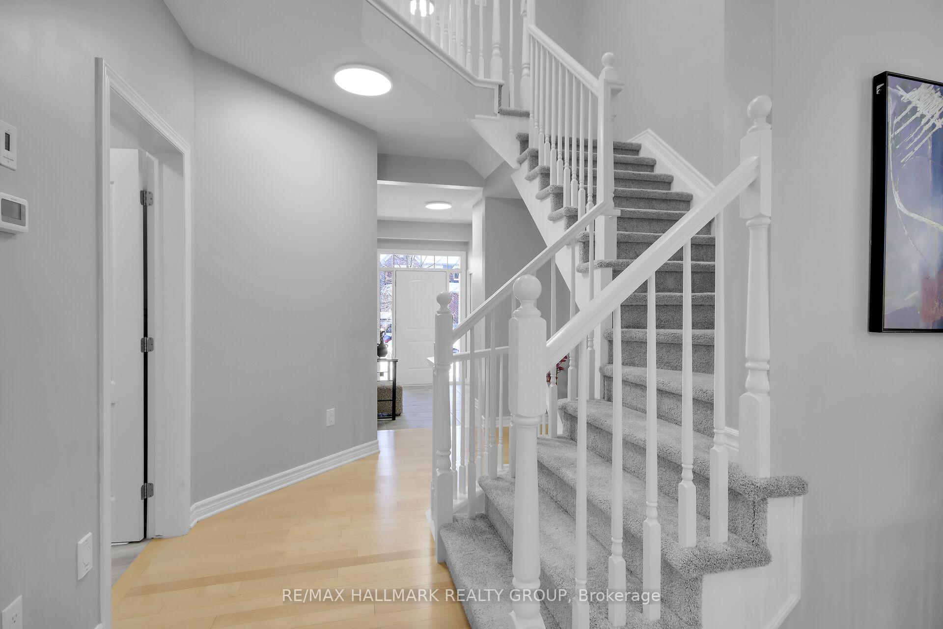 Photo 4 of 165 Highbury Park Drive, Ottawa, Barrhaven - Longfields — HOMEH