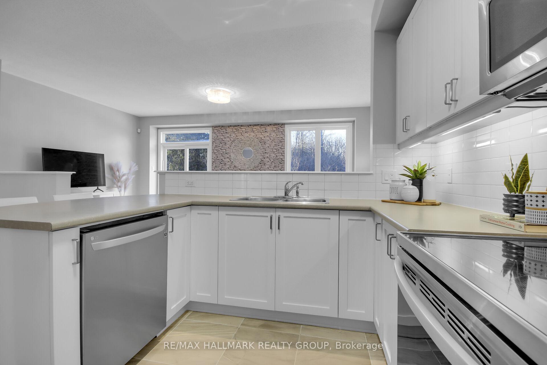 Photo 8 of 165 Highbury Park Drive, Ottawa, Barrhaven - Longfields — HOMEH