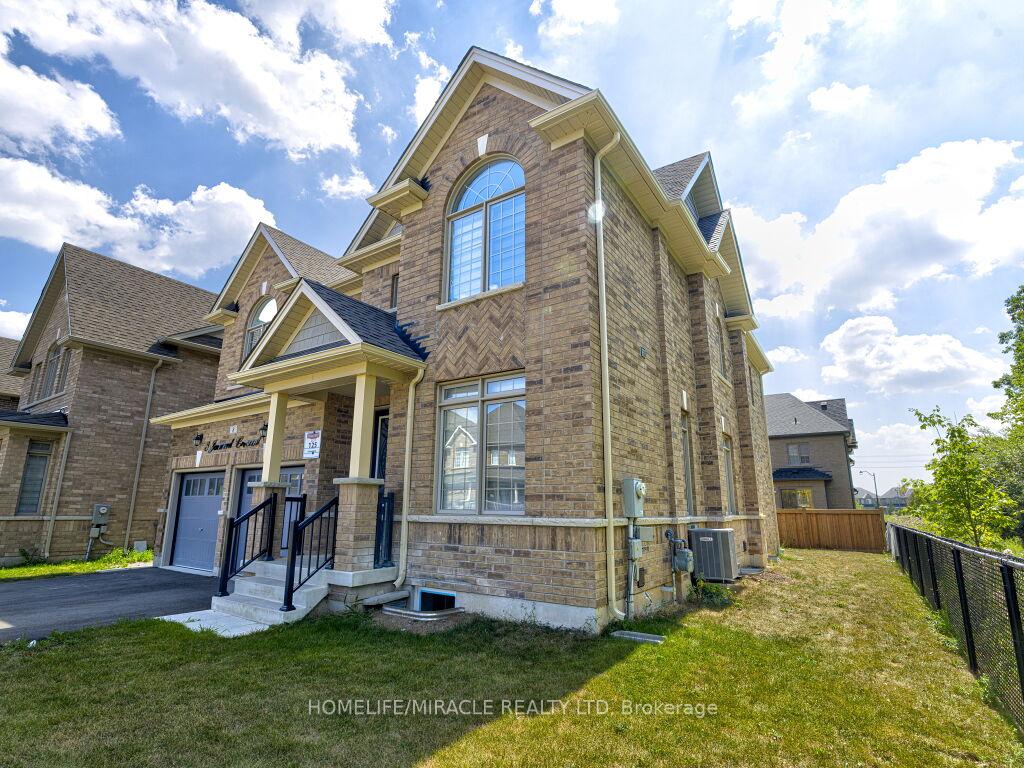 Photo 3 of 8 Jenwood Crescent, Brampton, Sandringham-Wellington North — HOMEH