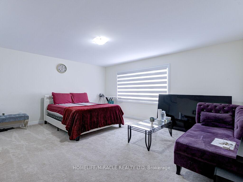 Photo 18 of 8 Jenwood Crescent, Brampton, Sandringham-Wellington North — HOMEH