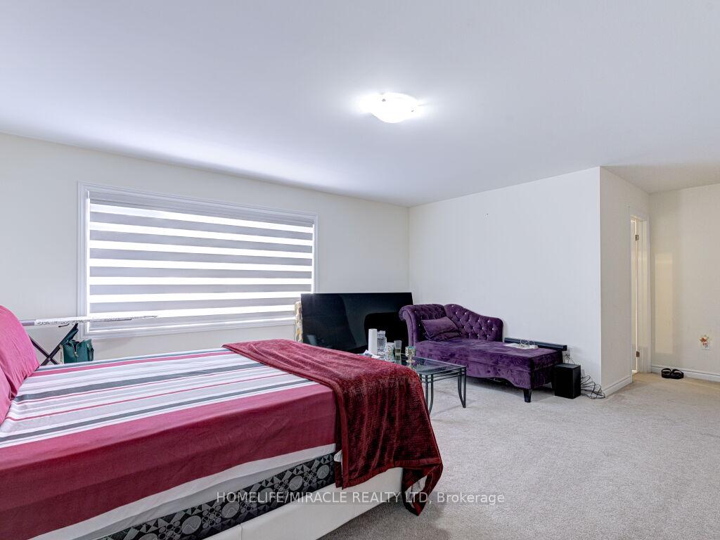 Photo 19 of 8 Jenwood Crescent, Brampton, Sandringham-Wellington North — HOMEH