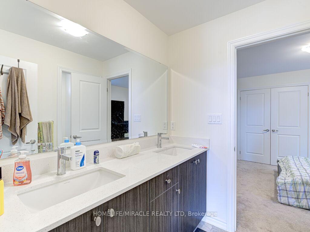 Photo 26 of 8 Jenwood Crescent, Brampton, Sandringham-Wellington North — HOMEH