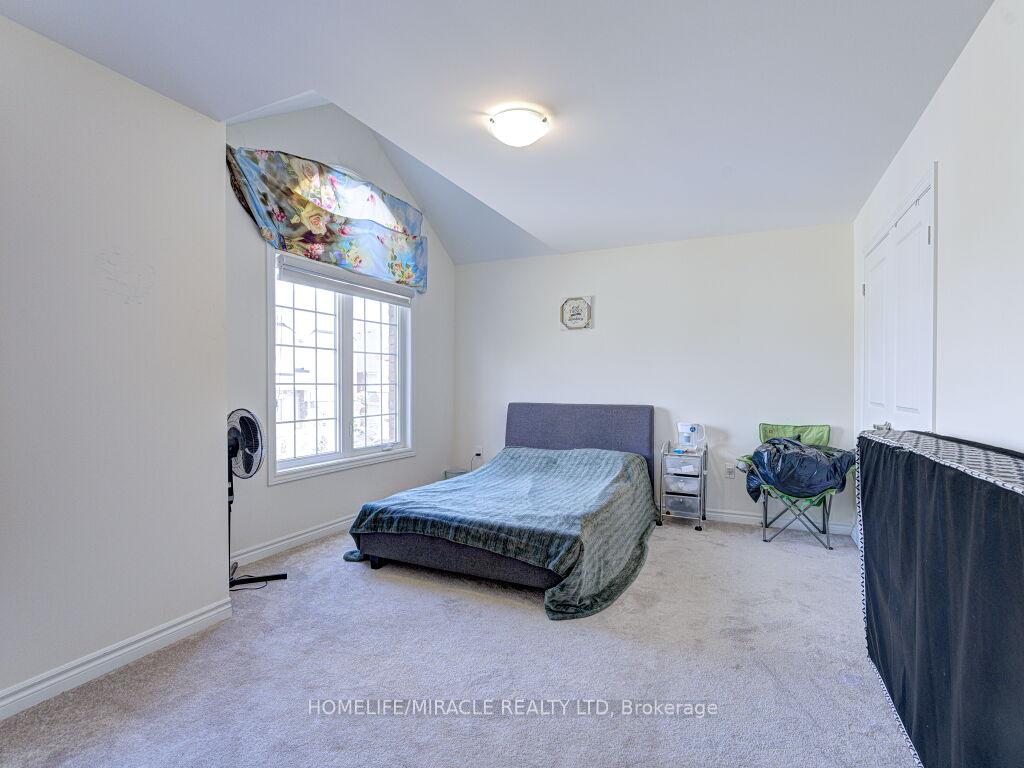 Photo 28 of 8 Jenwood Crescent, Brampton, Sandringham-Wellington North — HOMEH