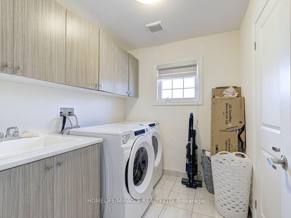 Photo 31 of 8 Jenwood Crescent, Brampton, Sandringham-Wellington North — HOMEH