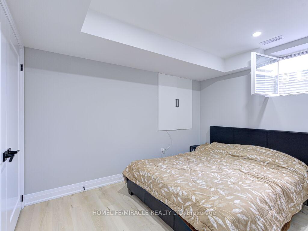 Photo 43 of 8 Jenwood Crescent, Brampton, Sandringham-Wellington North — HOMEH