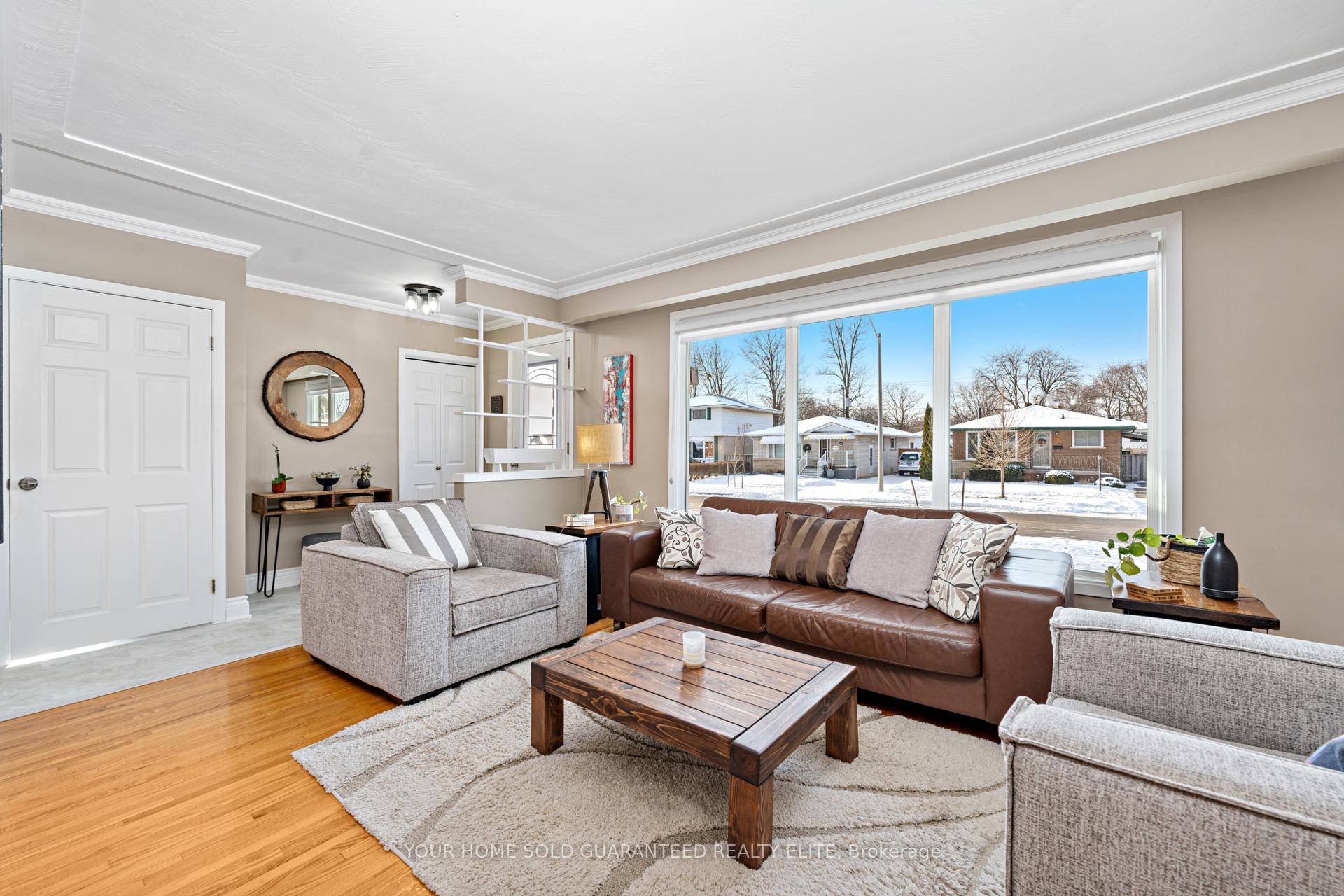 Photo 3 of 653 Thornwood Avenue, Burlington, Roseland — HOMEH
