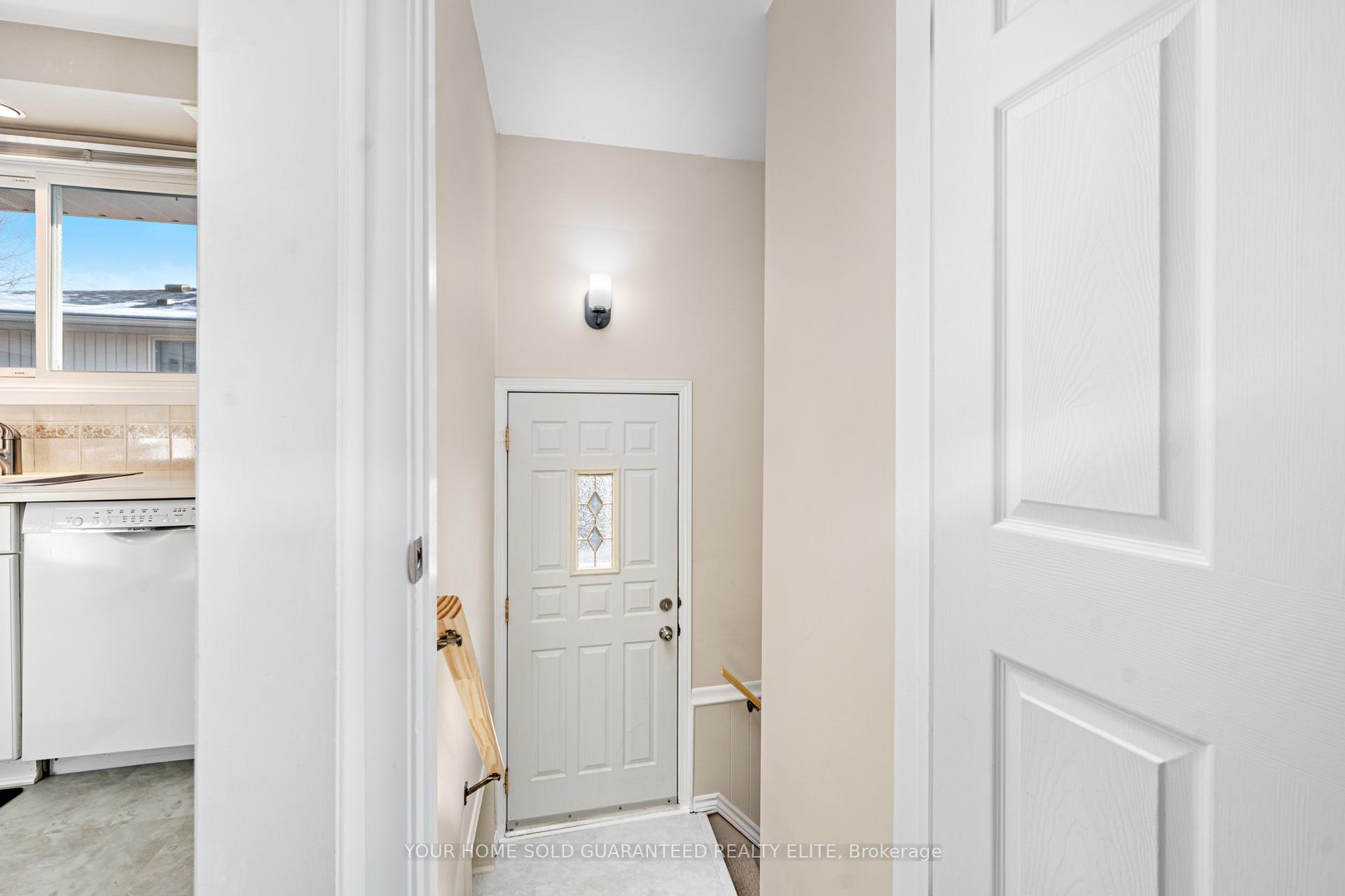 Photo 14 of 653 Thornwood Avenue, Burlington, Roseland — HOMEH