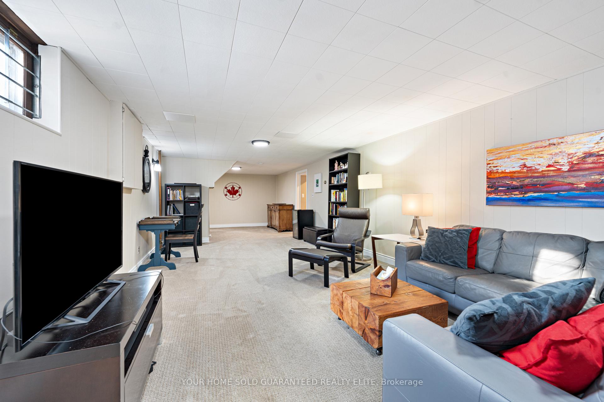 Photo 15 of 653 Thornwood Avenue, Burlington, Roseland — HOMEH