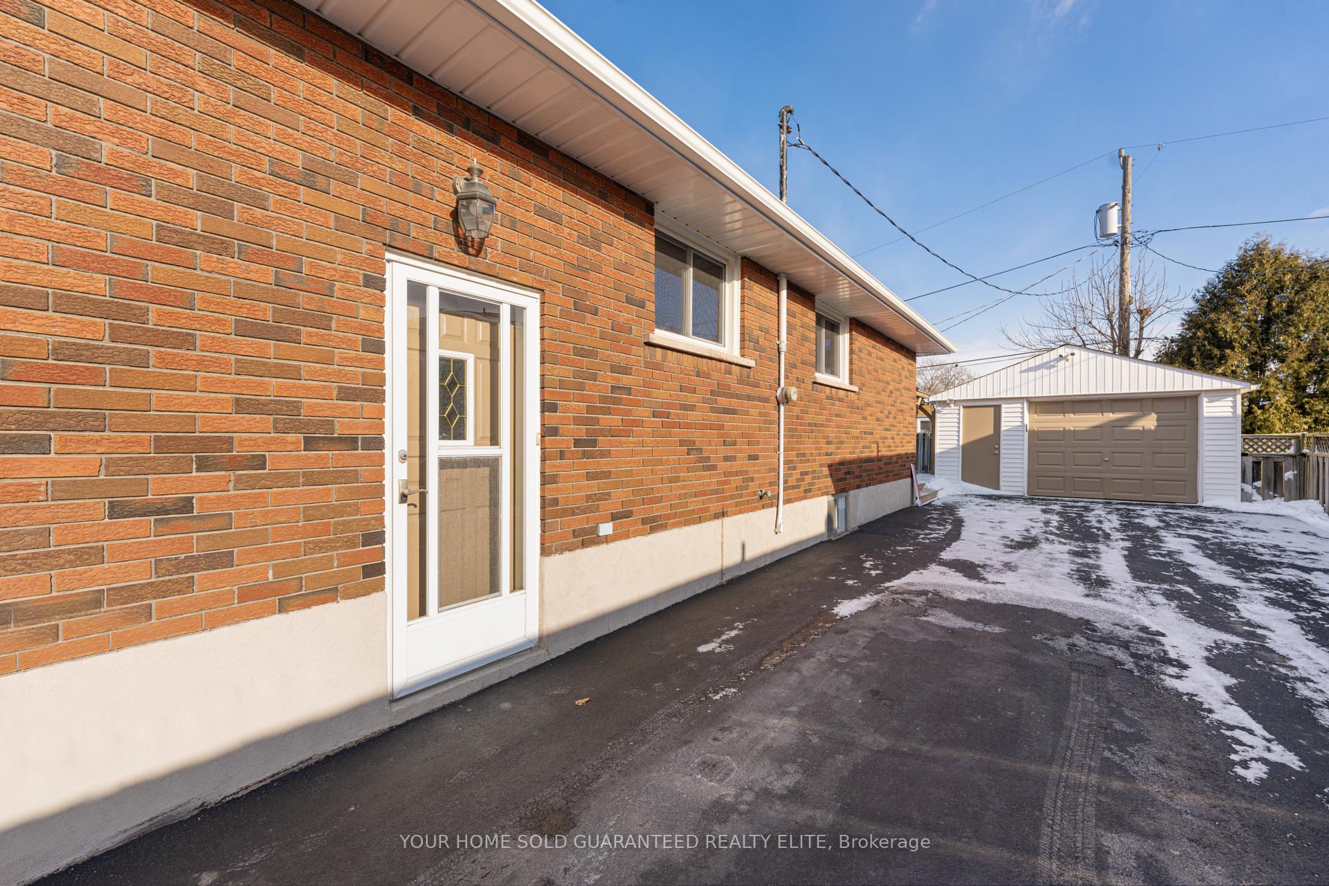 Photo 18 of 653 Thornwood Avenue, Burlington, Roseland — HOMEH