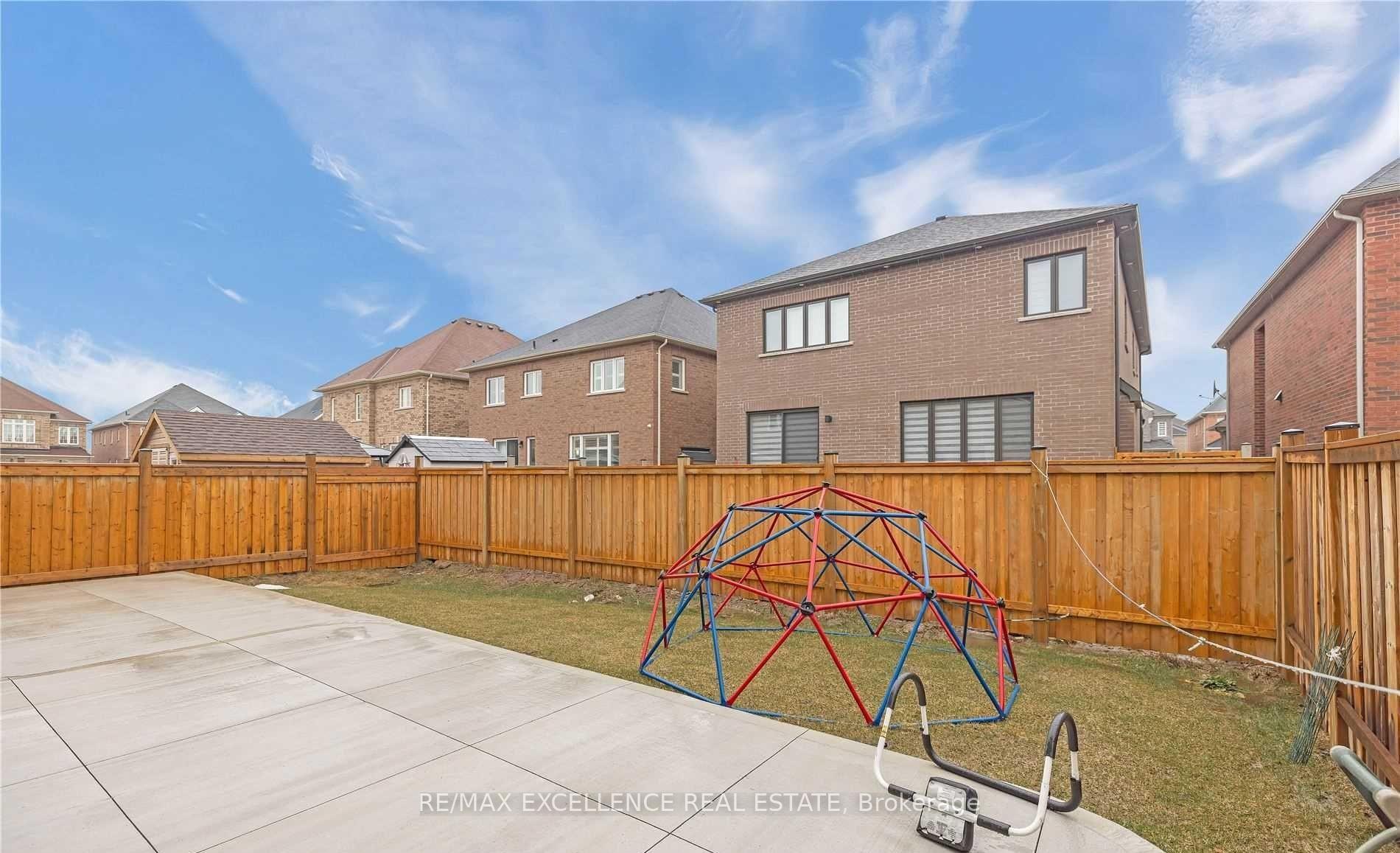 Photo 23 of 6 Godliman Road, Brampton, Credit Valley — HOMEH