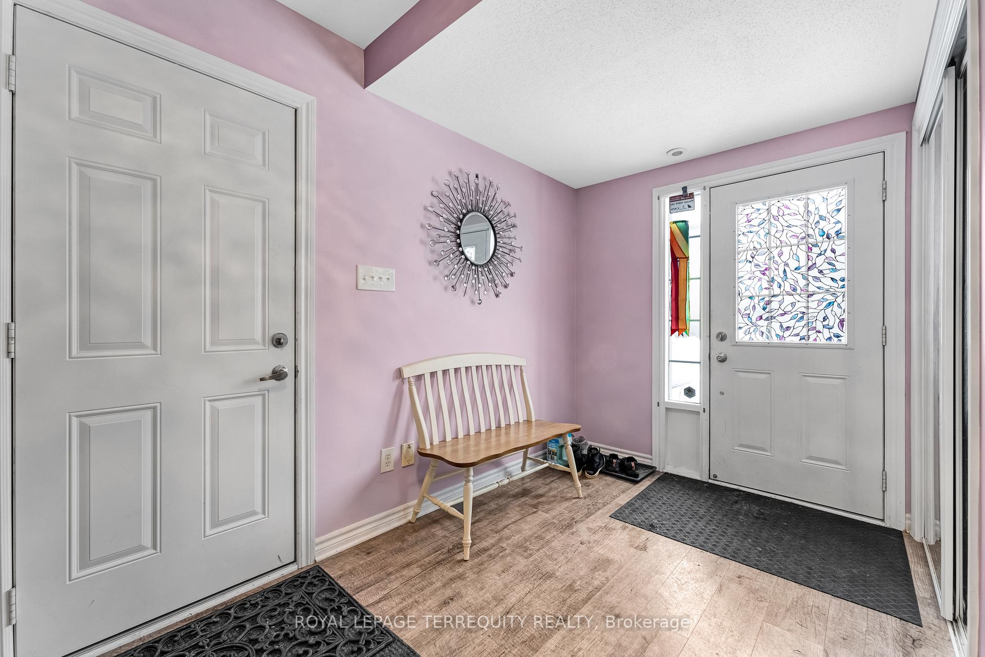 Photo 4 of 1567 Haydon Circle, Ottawa, Barrhaven - Heritage Park — HOMEH