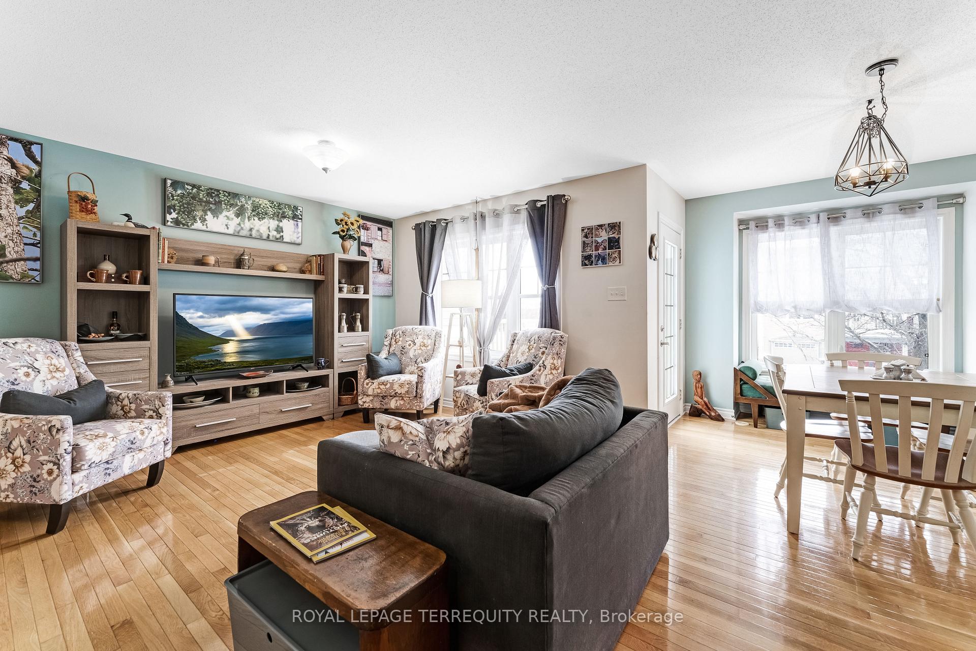 Photo 9 of 1567 Haydon Circle, Ottawa, Barrhaven - Heritage Park — HOMEH