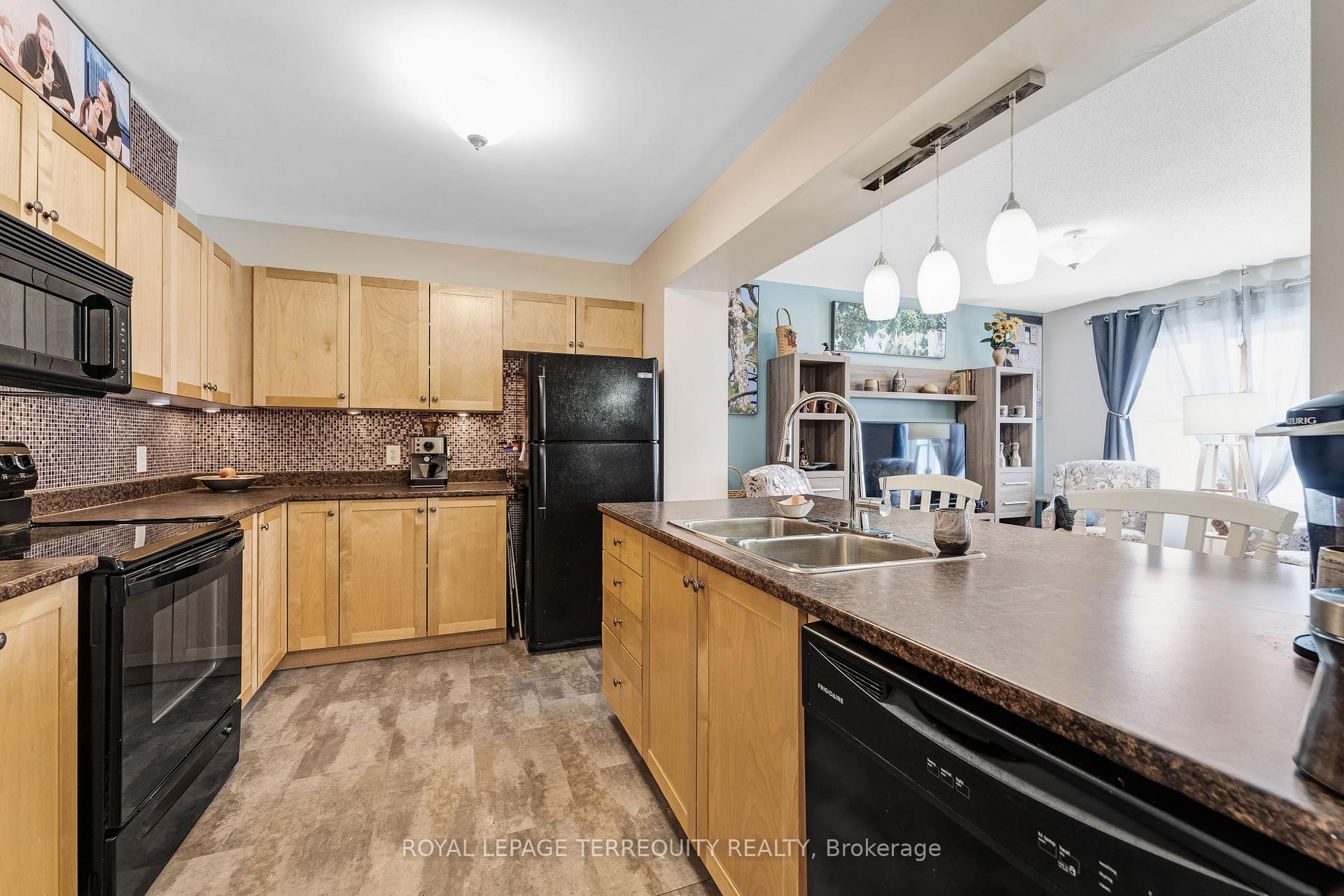 Photo 11 of 1567 Haydon Circle, Ottawa, Barrhaven - Heritage Park — HOMEH