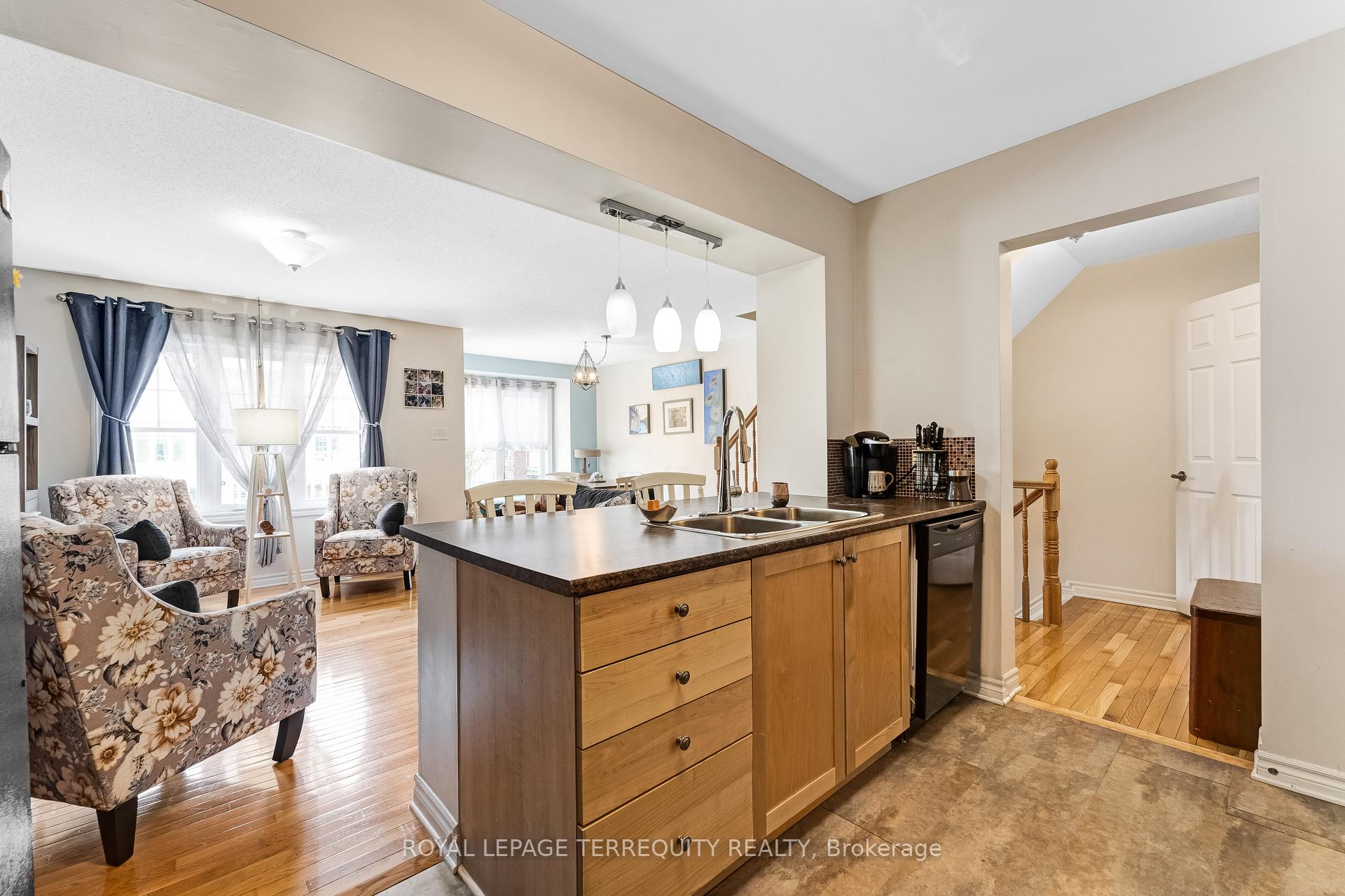 Photo 13 of 1567 Haydon Circle, Ottawa, Barrhaven - Heritage Park — HOMEH